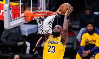 詹姆斯：网上说我资产12亿是瞎扯 我卡上就几千块