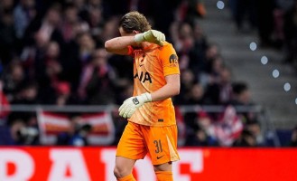 热刺欧冠惨败背后：22岁门将首发仅17分钟被换，心态崩溃引热议