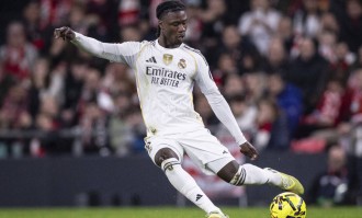 皇马双星命运迥异！卡马文加有望复出战塞尔塔 赫伊森继续缺阵