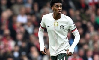 英超的天没变！阿森纳领跑积分榜，曼城3连胜，压力给到利物浦