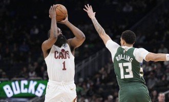 哈登27+5+6莫布里27+15 骑士险胜雄鹿