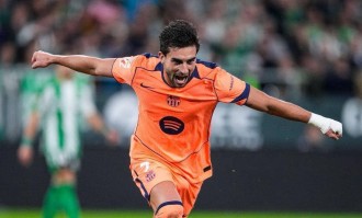 巴萨连进五球逆转取胜，悍将戴帽助力豪取西甲六连胜稳守榜首