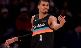 康宁汉姆文班亚马当选2月最佳球员 马刺包揽4大奖项